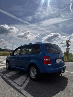 Volkswagen Touran 2,0tdi DSG - 4