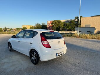 Hyundai i30 1.4 Benzín 92000km Nová STK Ek - 4