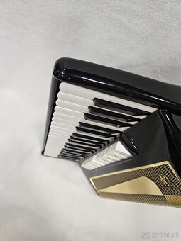 Akordeon hohner lucia IV, 96 basovy - 4