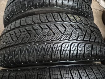 215/65 r17 zimné 4 ks PIRELLI dezén 7,1 - 6,8 mm DOT2023 - 4
