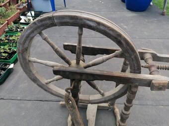 Predám starožitný kolovrátok - 4