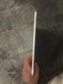 iPad 5. generácie 32 GB - 4
