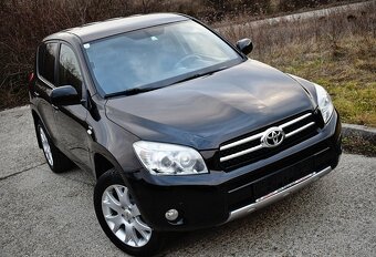 T0Y0TA RAV4 2.2D 4x4 Top stav - 4