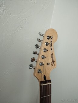Squier Jazzmaster - Lake Placid Blue - 4