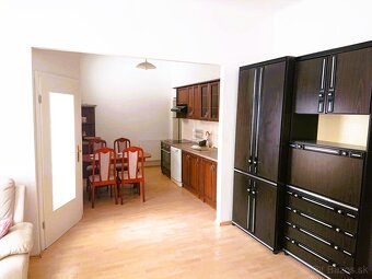 Zvolen, mesto – 3-izbový byt s loggiou a komorou, 85 m2 - 4