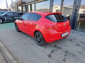 Opel Astra 1.4 ecoFLEX Cosmo - 4
