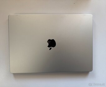 Predám MacBook Pro 16" M1 Pro, 16GB RAM, 1TB SSD, batéria 8 - 4