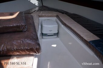 Motorová kajutová loď PH 580 - 4