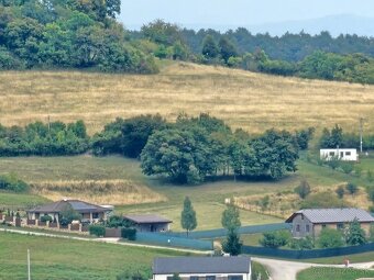 Stavebný pozemok 1 hod od BA; s výhľadom na Veľkú Javorinu. - 4