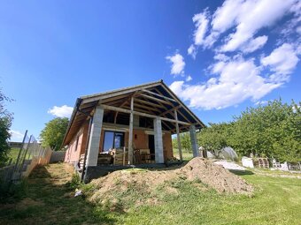 4 izbový bungalov na samote s pozemkom 3532 m2.Kolíňany Bara - 4