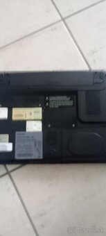 Toshiba satellite U300-154 - 4