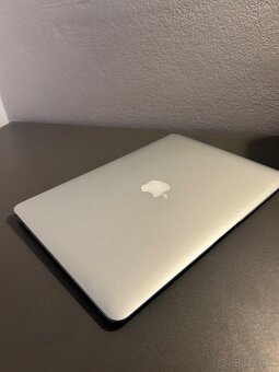 Apple MacBook Air 13” (Early 2015) - 4