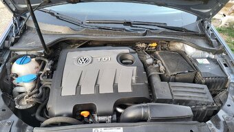 Predám volksvagen golf6 1.6tdi, r.v2012 - 4