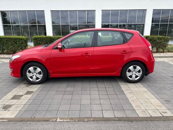 Predám HYUNDAI i30 - 4