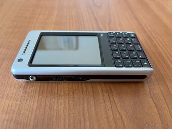 Sony Ericsson P1i - 4