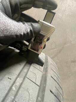 Predám Pirelli cinturato p7 r18 - 4