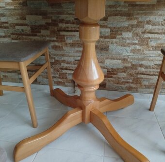 Krásny drevený kuchynský stôl - 4