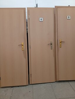 Rohová lavica zo stolom - 4