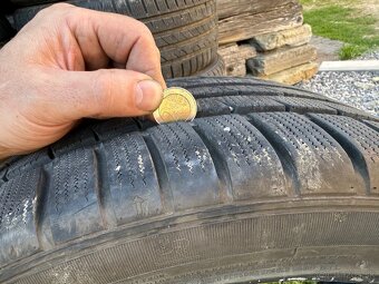 Superia bluewin uhp 97v 245/40 R18 - 4