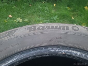 Predám 2ks zimné pneumatiky BARUM 215/60 R16 - 4