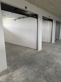 Garáže na prenájom na ZVONČEKOVEJ ul. v Michalovciach - 4