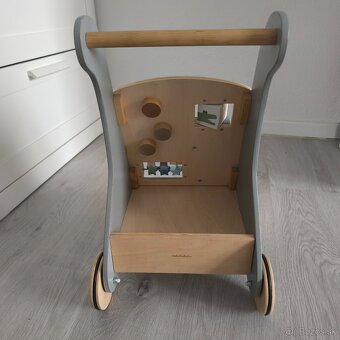 Drevené chodítko s aktivitami Jabadabado - 4