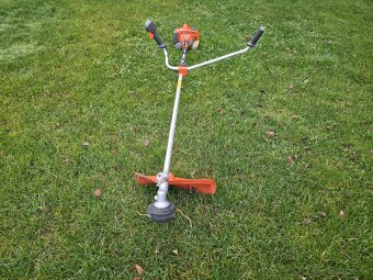 Krovinorez husqvarna 323R. - 4