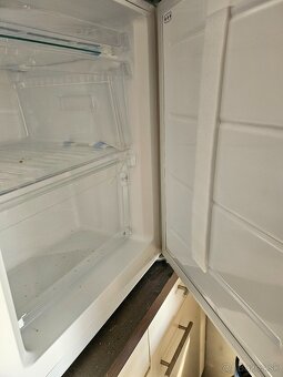 Chladnicka z mrazničkov - 4