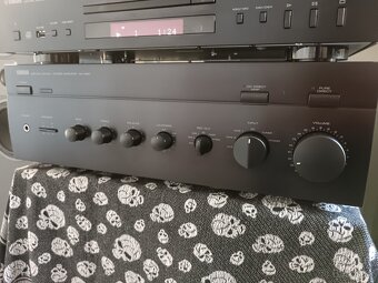 Yamaha AX-490 , Compact Disc CD-8300 USB - 4