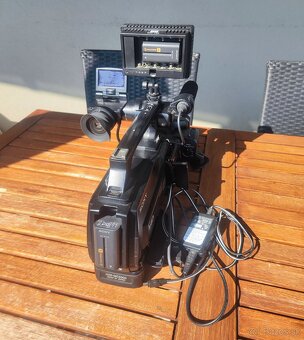 Sony HXR-MC2000E 64 Gb - 4