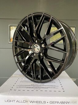 MAM RS4 R18 Black - 4