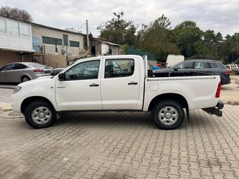 TOYOTA HILUX 2,5 DIESEL 4X4 KLÍMA 157000 KM - 4