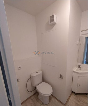 Prenájom priestranného 2-izbového bytu - 4