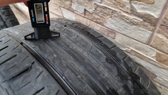 Predám 2xletné pneumatiky 215/55r17,Continental - 4