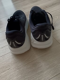 Hoka Bondi 9 - wide - 4