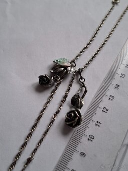 Strieborný náhrdelník s ružičkami - 4