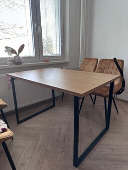 Jedalenský stôl - 4