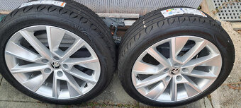 18 Skoda Octavia - 225/45R18 - 4