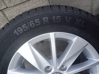 VW Golf 7 15"..195/65 R15 XL originál hliníkové disky - 4