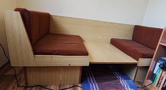 Posteľ /jedálenský kút - 4