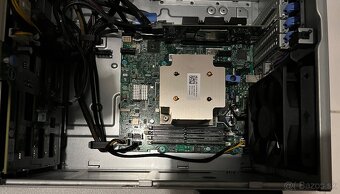 Predám server Dell T330 - 4