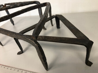 Stojany pod hrnce (trojnožka) - 4