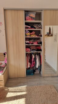 Vstavaná skriňa - 4