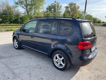 Volkswagen Touran - 4