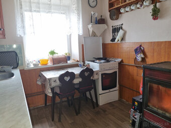 RODINNÝ DOM, STODOLA A POZEMOK 834 m2 PODKYLAVA - VOĽNÝ - 4
