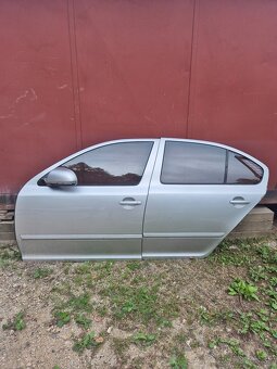 Predám dvere na Škoda Octavia II 2 STRIEBORNÁ METALÍZA - 4
