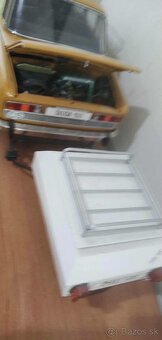 MODEL DEAGOSTINI SKODA 100  1:8+ PRÍVESNÝ VOZIK - 4