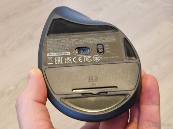 Vertikálna myš UGREEN M571 - 4