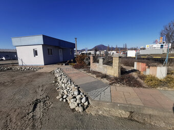 Na  prenájom spevnená plocha - 4