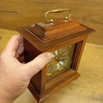 staré hodiny, DDR - 4